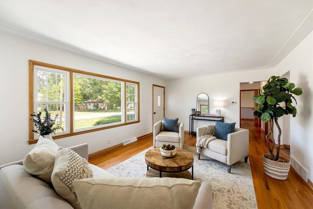 1244 Hillcrest Drive, Wayland, MI 49348