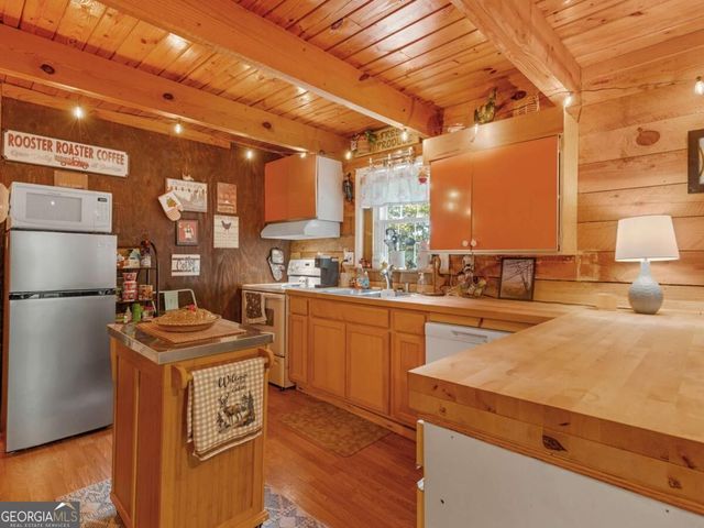 87 Garden Lane, Cleveland, GA 30528