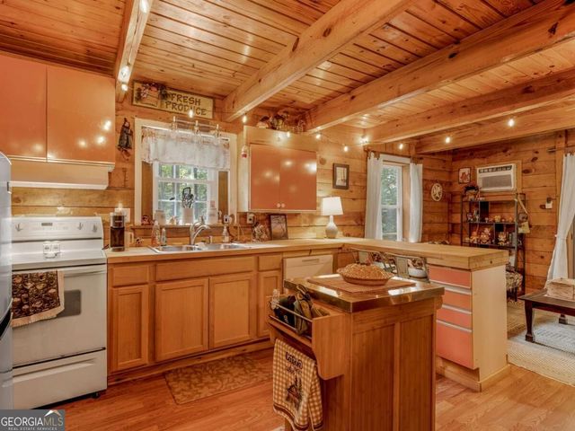 87 Garden Lane, Cleveland, GA 30528