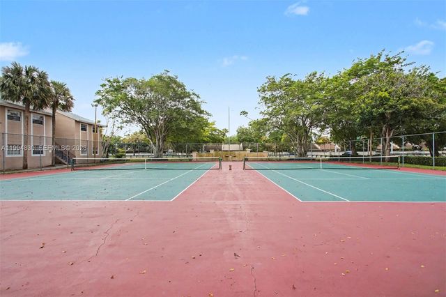 1731 NW 96th Ter 2J, Pembroke Pines, FL 33024