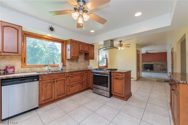 10415 Abbey Road, North Royalton, OH 44133