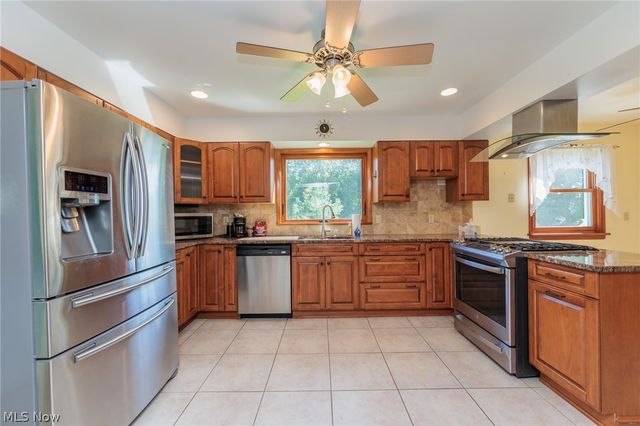 10415 Abbey Road, North Royalton, OH 44133
