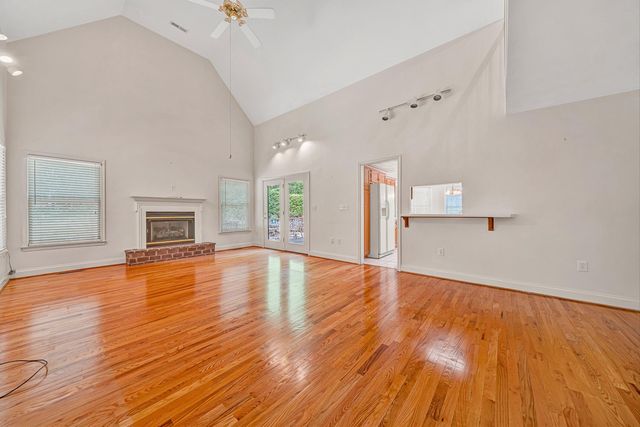 2013 Bear Creek DR, Salem, VA 24153