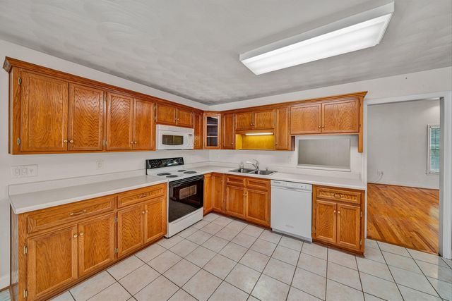 2013 Bear Creek DR, Salem, VA 24153