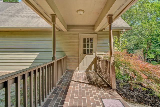 2013 Bear Creek DR, Salem, VA 24153