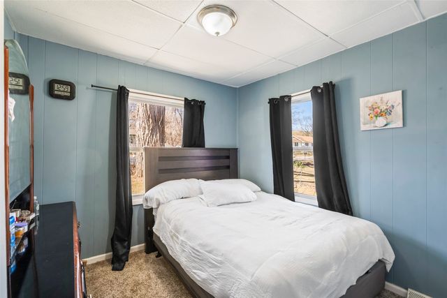 4103 E 32nd Street, Des Moines, IA 50317