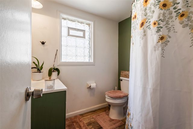 4103 E 32nd Street, Des Moines, IA 50317