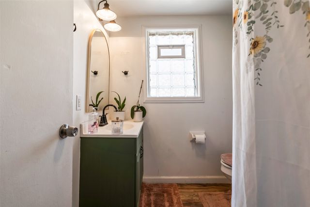 4103 E 32nd Street, Des Moines, IA 50317