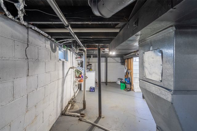 4103 E 32nd Street, Des Moines, IA 50317