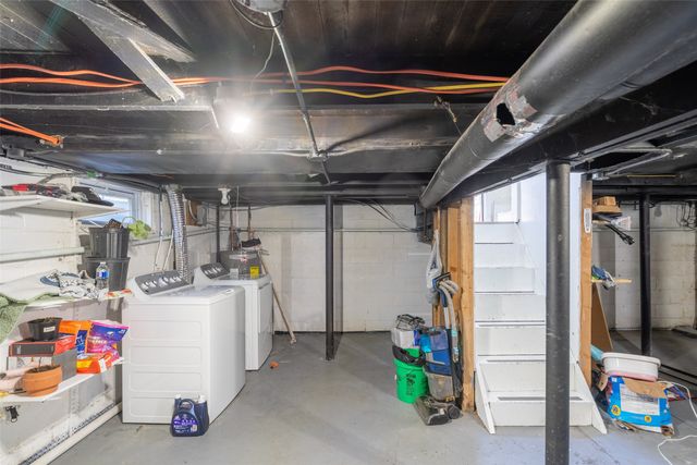 4103 E 32nd Street, Des Moines, IA 50317