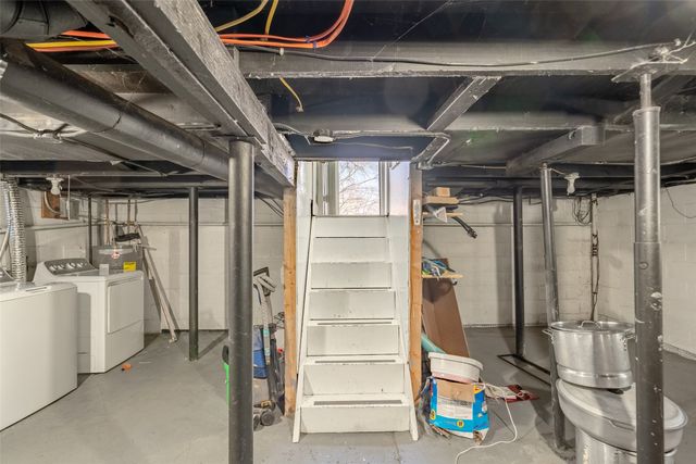 4103 E 32nd Street, Des Moines, IA 50317
