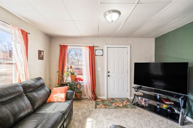 4103 E 32nd Street, Des Moines, IA 50317