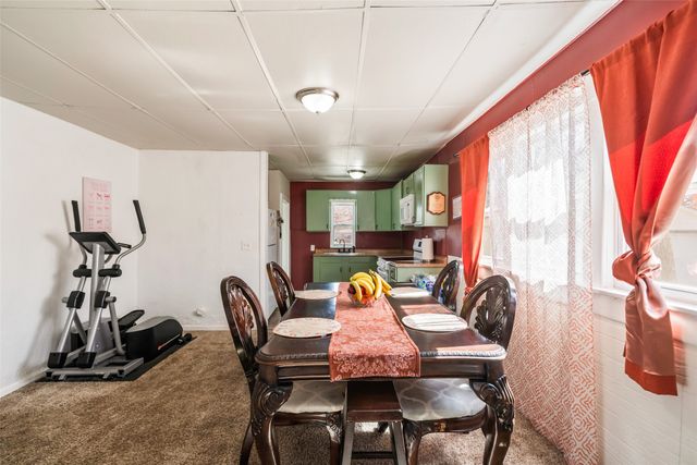 4103 E 32nd Street, Des Moines, IA 50317