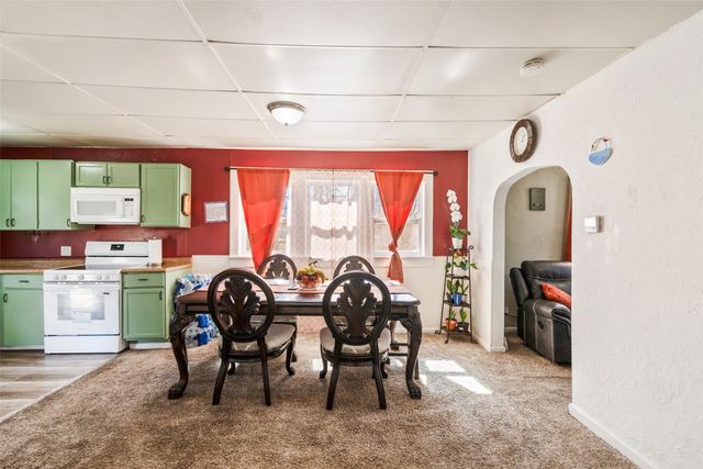 4103 E 32nd Street, Des Moines, IA 50317