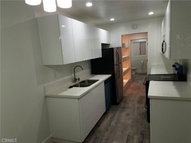 811 6th 103, Santa Monica, CA 90403