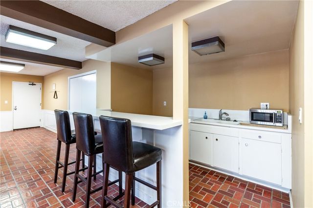 811 6th 103, Santa Monica, CA 90403