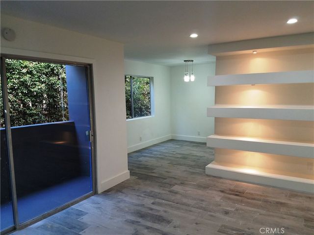 811 6th 103, Santa Monica, CA 90403
