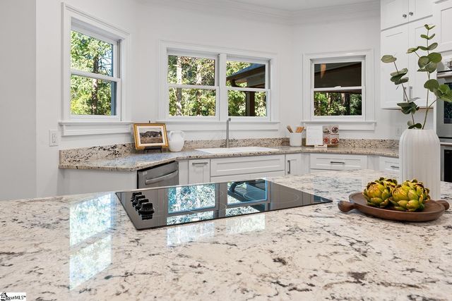 8 Sneed Drive, Taylors, SC 29687
