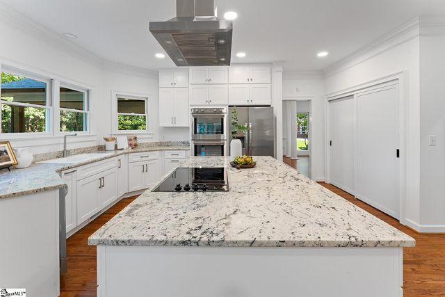 8 Sneed Drive, Taylors, SC 29687