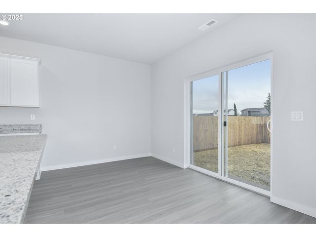 1393 OWL Ave, Woodburn, OR 97071