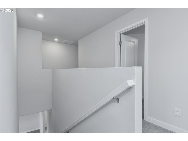 1393 OWL Ave, Woodburn, OR 97071