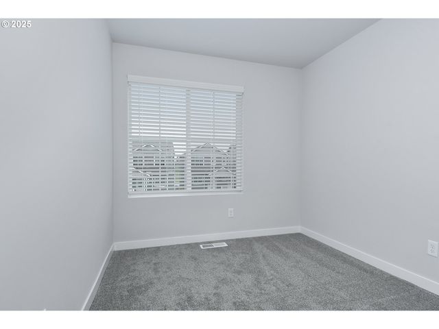 1393 OWL Ave, Woodburn, OR 97071