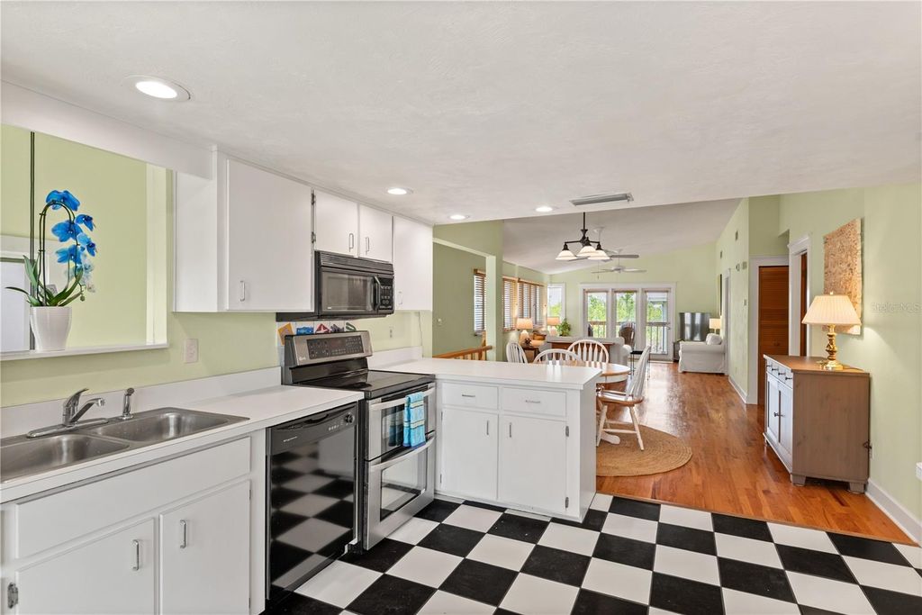 Image 9 of property listing at 6956 TURTLEMOUND ROAD, New Smyrna Beach, FL 32169