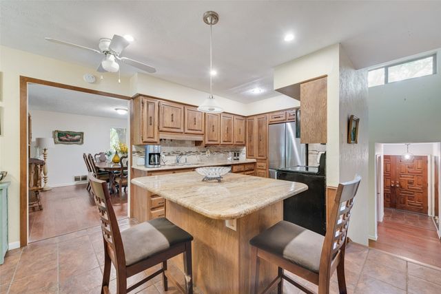 1211 Bow Creek Drive, Duncanville, TX 75116