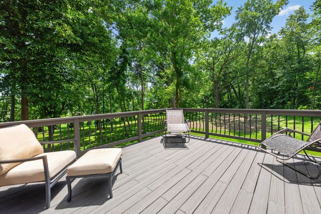 41W438 Barlow Drive, St. Charles, IL 60175