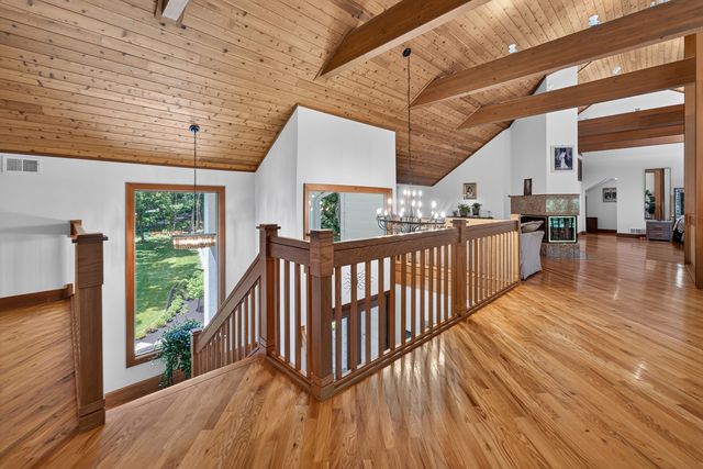 41W438 Barlow Drive, St. Charles, IL 60175