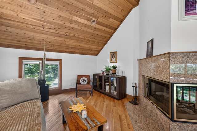 41W438 Barlow Drive, St. Charles, IL 60175