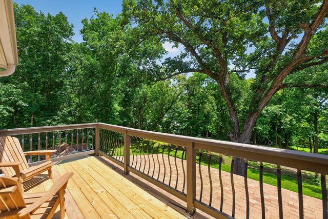 41W438 Barlow Drive, St. Charles, IL 60175