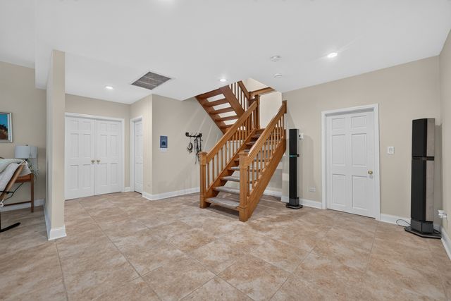 41W438 Barlow Drive, St. Charles, IL 60175