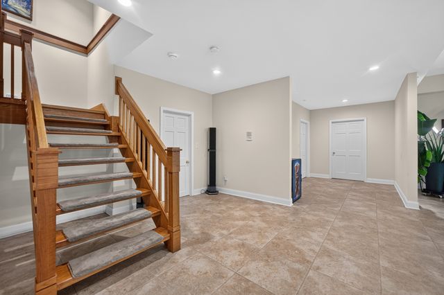 41W438 Barlow Drive, St. Charles, IL 60175