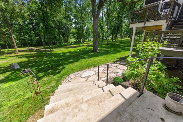 41W438 Barlow Drive, St. Charles, IL 60175