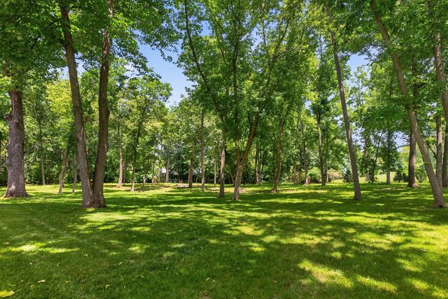 41W438 Barlow Drive, St. Charles, IL 60175