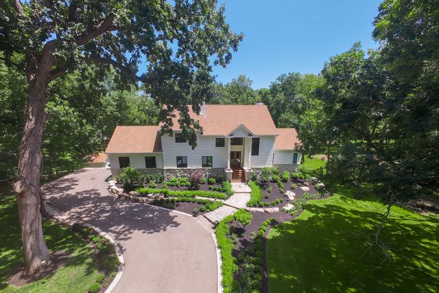 41W438 Barlow Drive, St. Charles, IL 60175