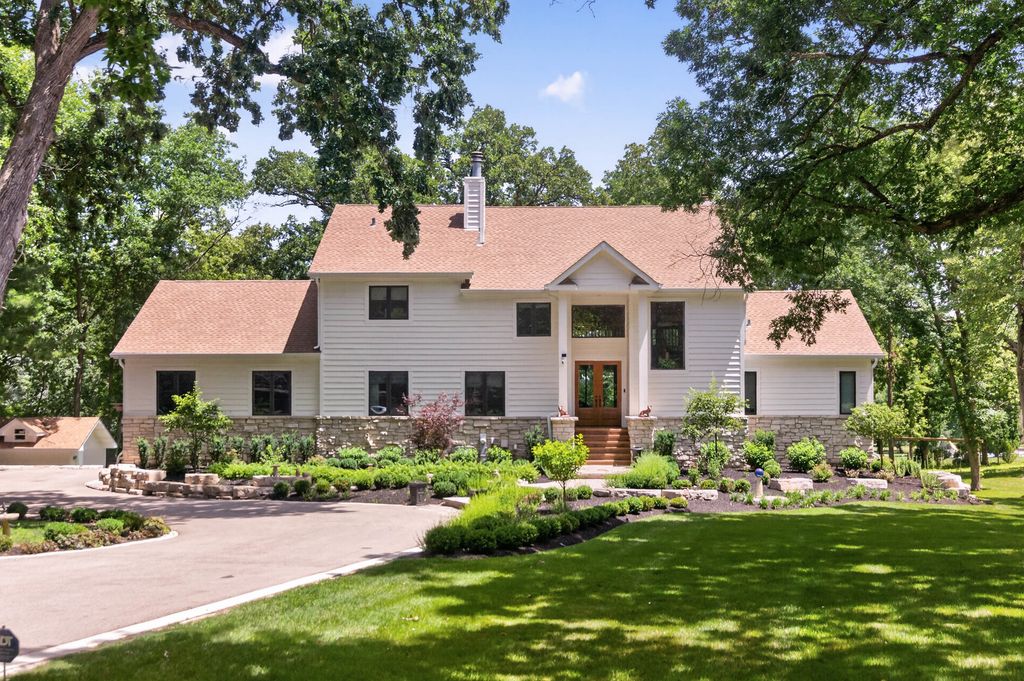 41W438 Barlow Drive, St. Charles, IL 60175