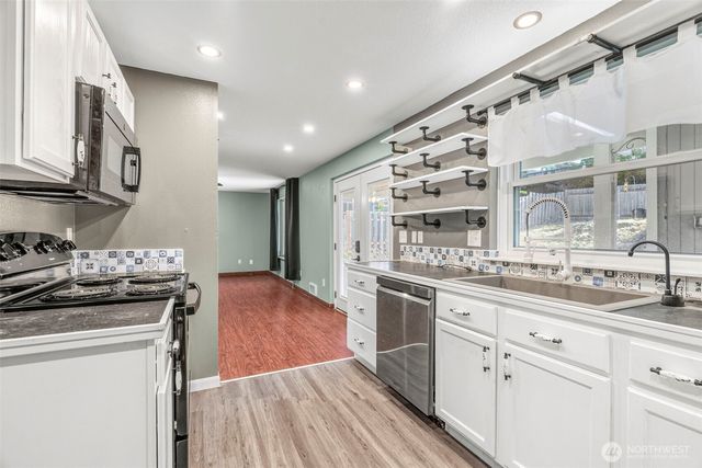 428 S 2nd Place, Kalama, WA 98625