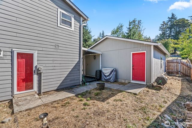 428 S 2nd Place, Kalama, WA 98625