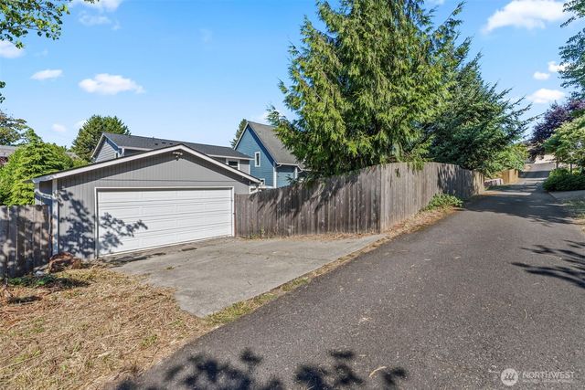 428 S 2nd Place, Kalama, WA 98625