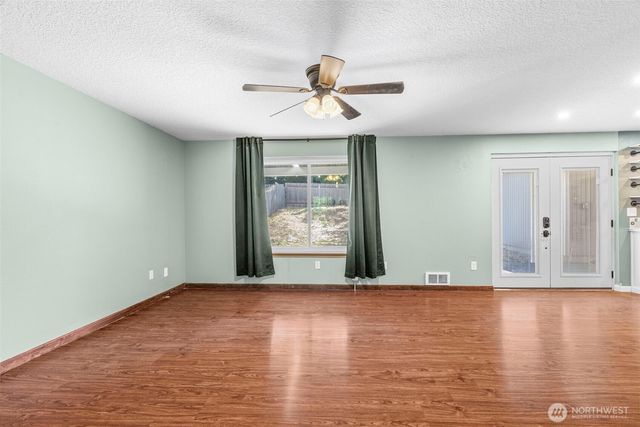 428 S 2nd Place, Kalama, WA 98625