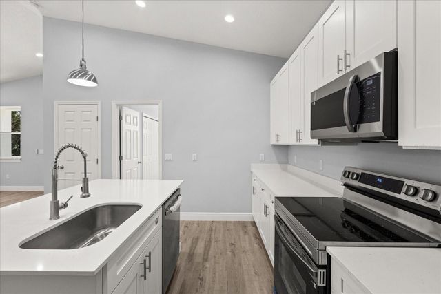 345 W PLYMOUTH AVENUE, Deland, FL 32720