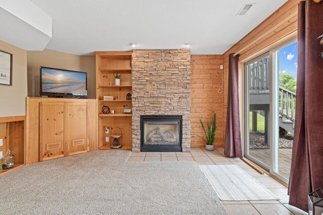 6218 152nd Street N, Hugo, MN 55038