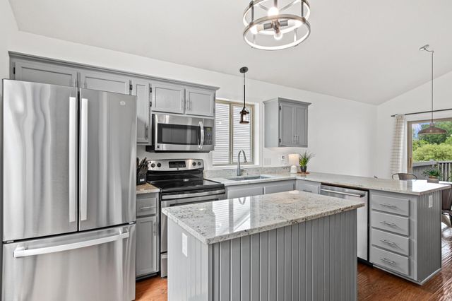 6218 152nd Street N, Hugo, MN 55038