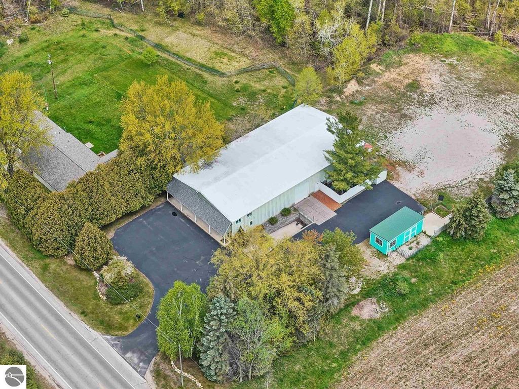 Image 3 of property listing at 9435 Cherry Bend Road, Traverse City, MI 49684