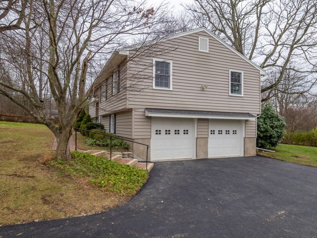 7 Finch Drive, Ridgefield, CT 06877