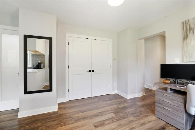 W230S2425 Morningside DRIVE, Waukesha, WI 53186