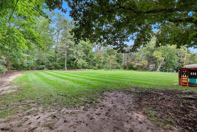 W230S2425 Morningside DRIVE, Waukesha, WI 53186