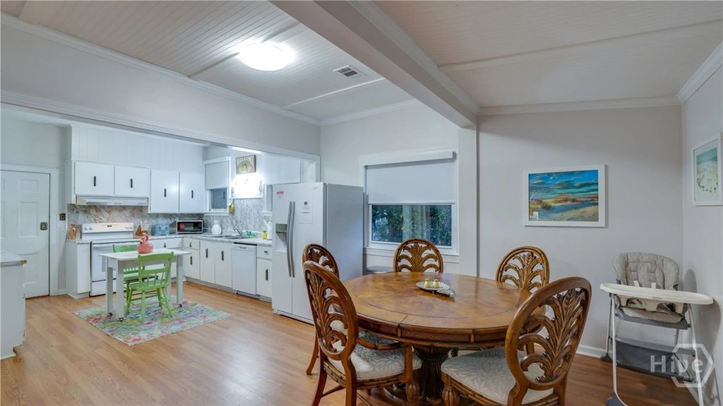 Image 8 of property listing at 15 15th Street, Tybee Island, GA 31328